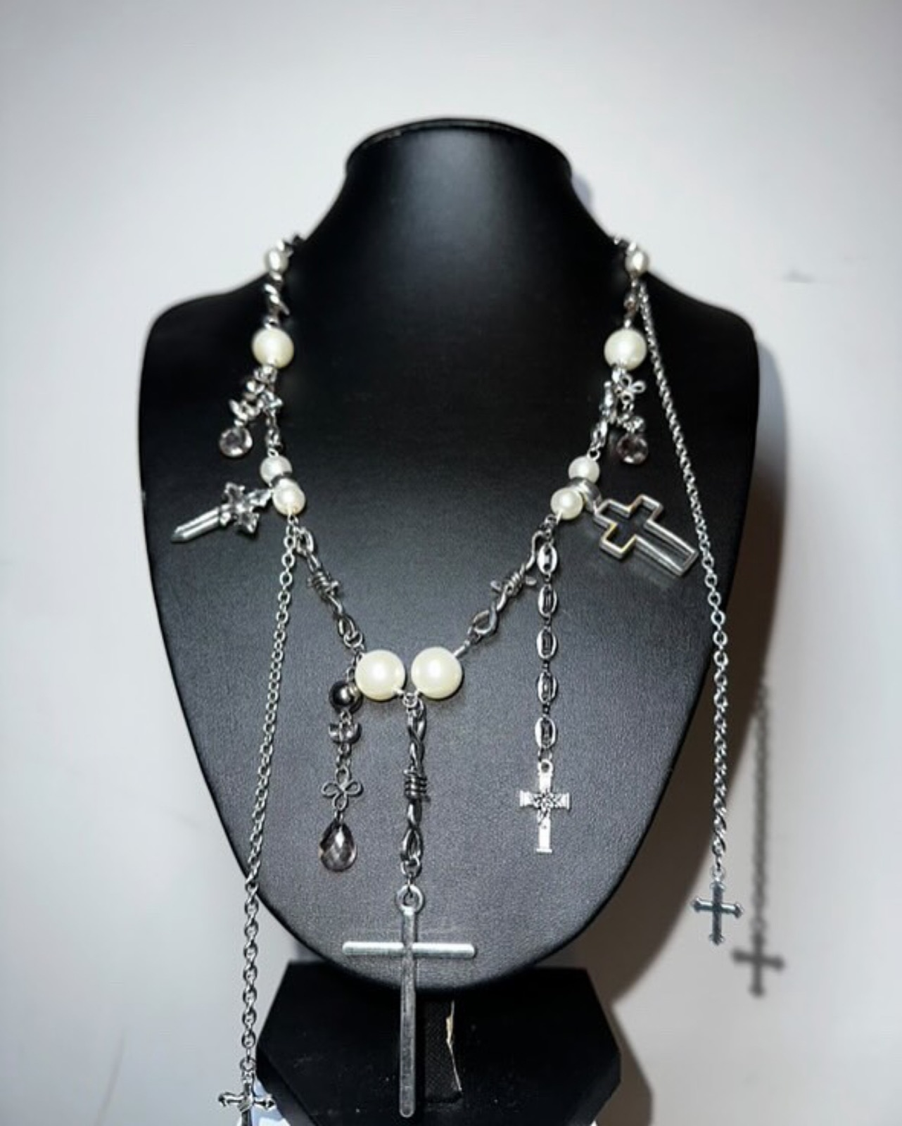 LUVV BY BELLA — necklace detail